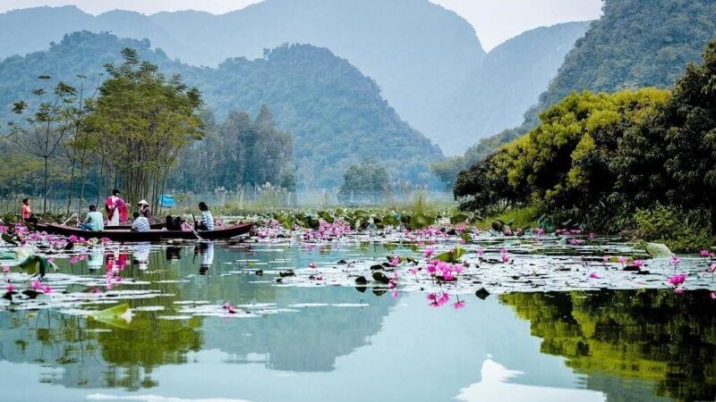 A day trip to Perfume pagoda